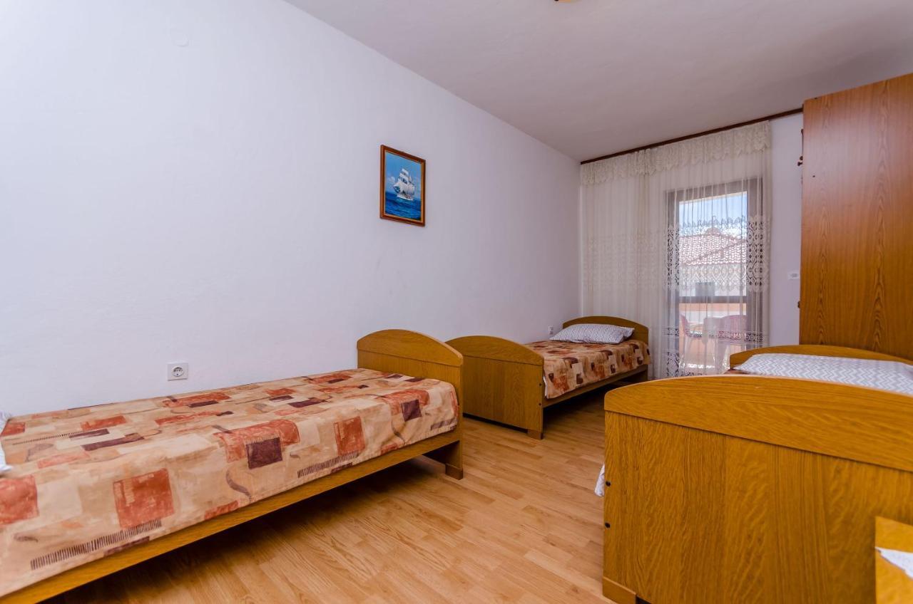Apartments Kursan Trogir Exterior photo