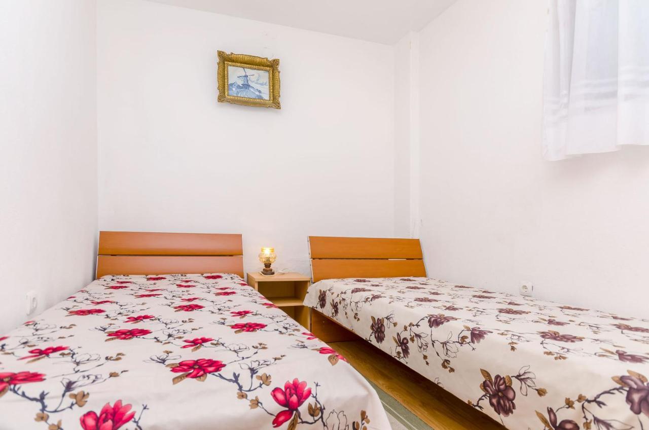 Apartments Kursan Trogir Exterior photo
